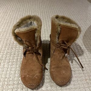 Toms Tan Moccasin Winter Boots with Faux Fur Trim